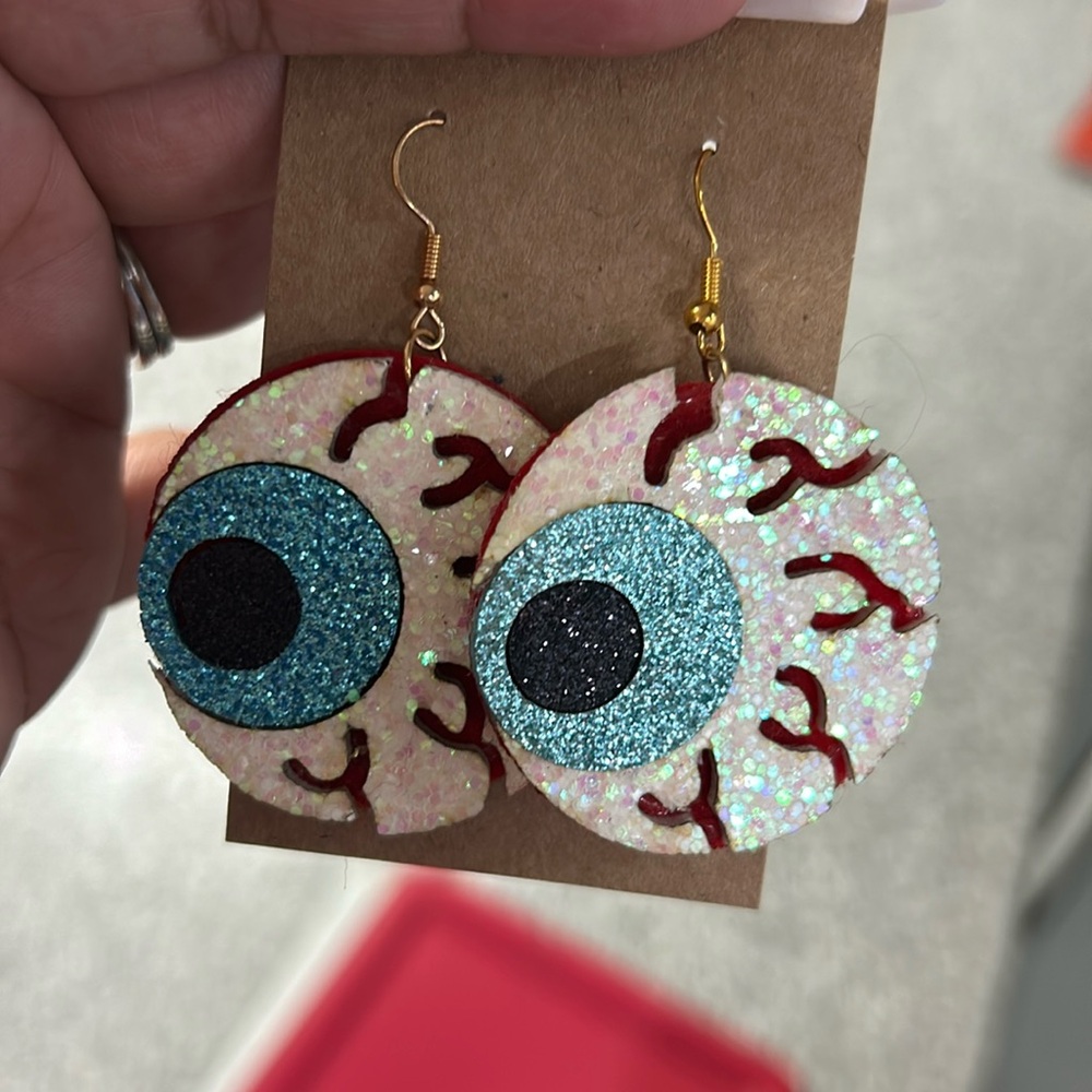 Eyeball earrings glittery